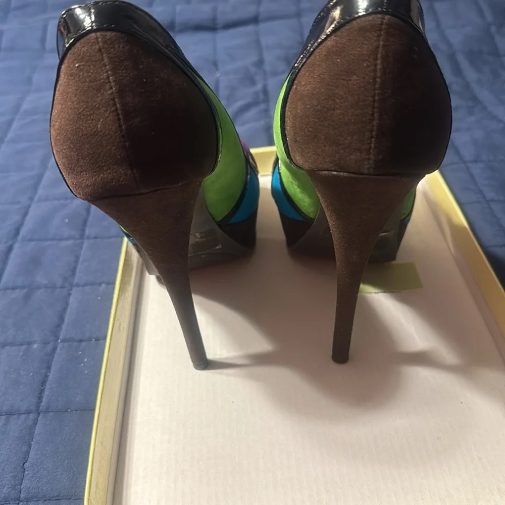 Pumps - Picture 3 of 3